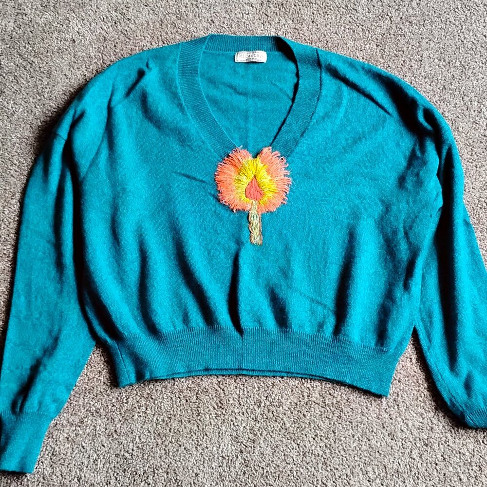 GORGEOUS MICartsy handmade sweater V Neck with a beautiful embroidery design
